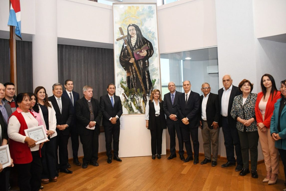 La intendente Fuentes participó del descubrimiento de un mural textil de Mama Antula en la Cámara de Diputados