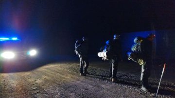 FOTOS: Rescataron a andinistas extraviados cuando practicaban senderismo