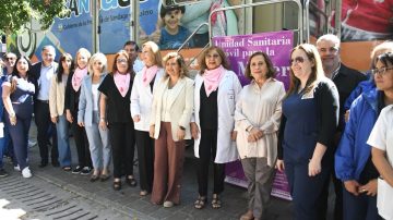 La intendente Fuentes y la ministra de Salud Nassif visitaron el operativo de mamografías gratuitas en la Plaza Libertad