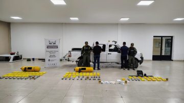 Tío y sobrino cayeron con 86 kilos de cocaína ocultos en tubos de GNC