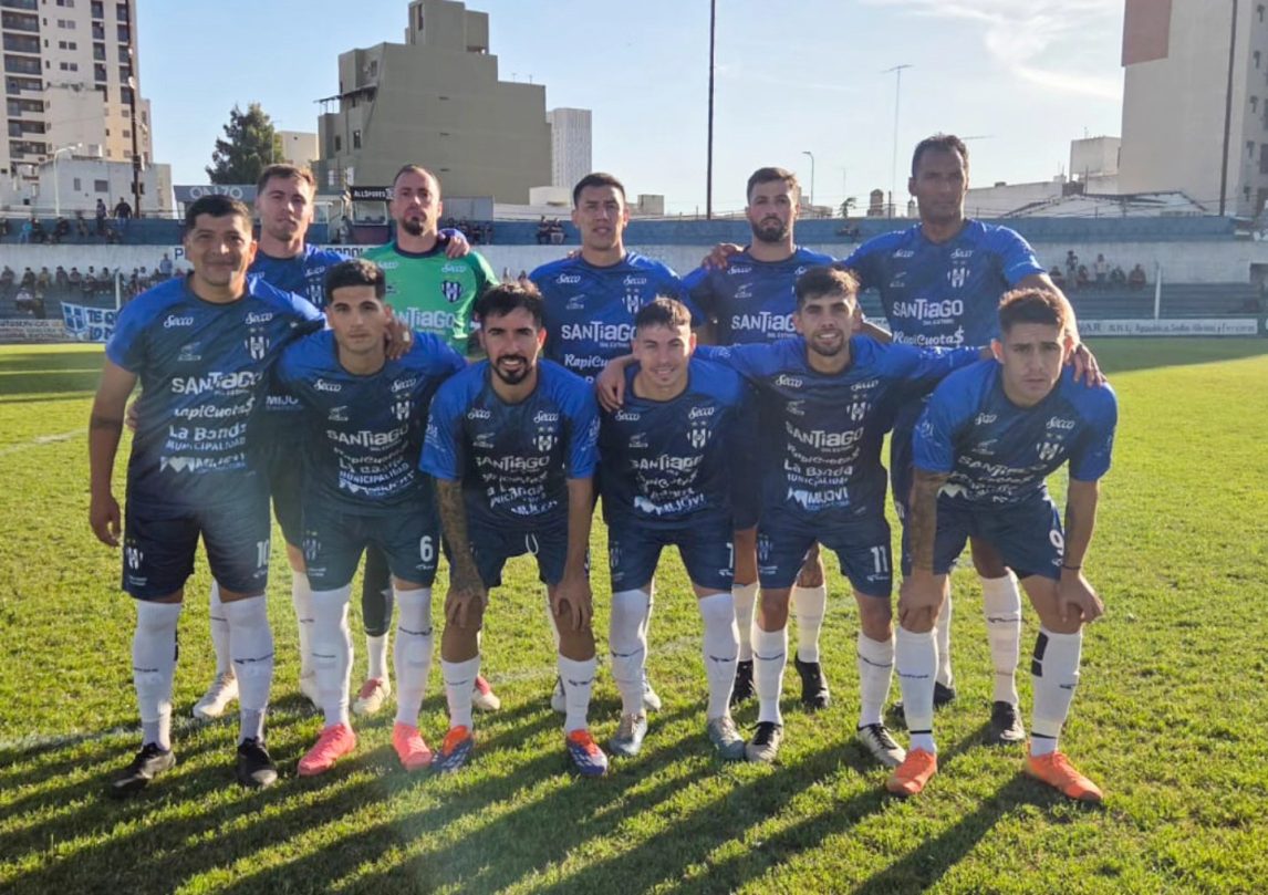 Sarmiento perdió en Río Cuarto ante Atenas y lo obliga a ganar en La Banda