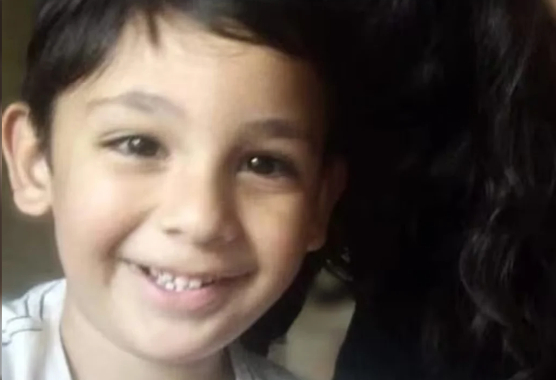 Intensa búsqueda de un niño de cinco años, secuestrado tras los femicidios de su madre y abuela