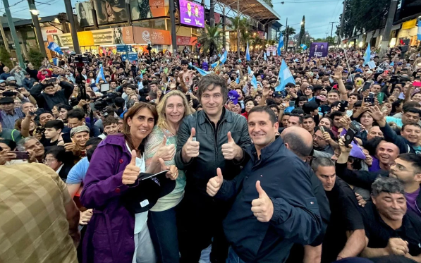 Javier Milei encabezó una caravana en Córdoba y pidió no ir hacia “la esclavitud populista del kirchnerismo”