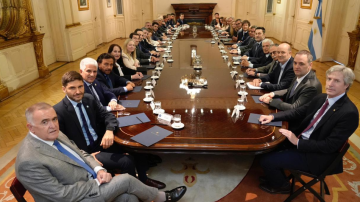 Javier Milei se reúne con Gerardo Zamora y otros 19 gobernadores, pensando en futuras reformas