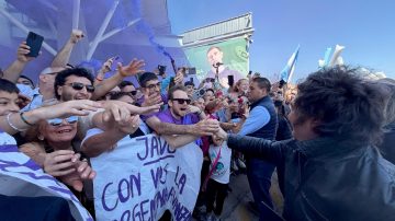Milei recorrió Santa Fe junto al candidato a diputado Agustín Pellegrini