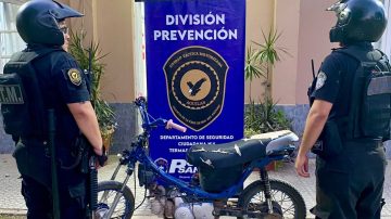 Encuentran oculta en el monte, una motocicleta que fue robada hace 15 días