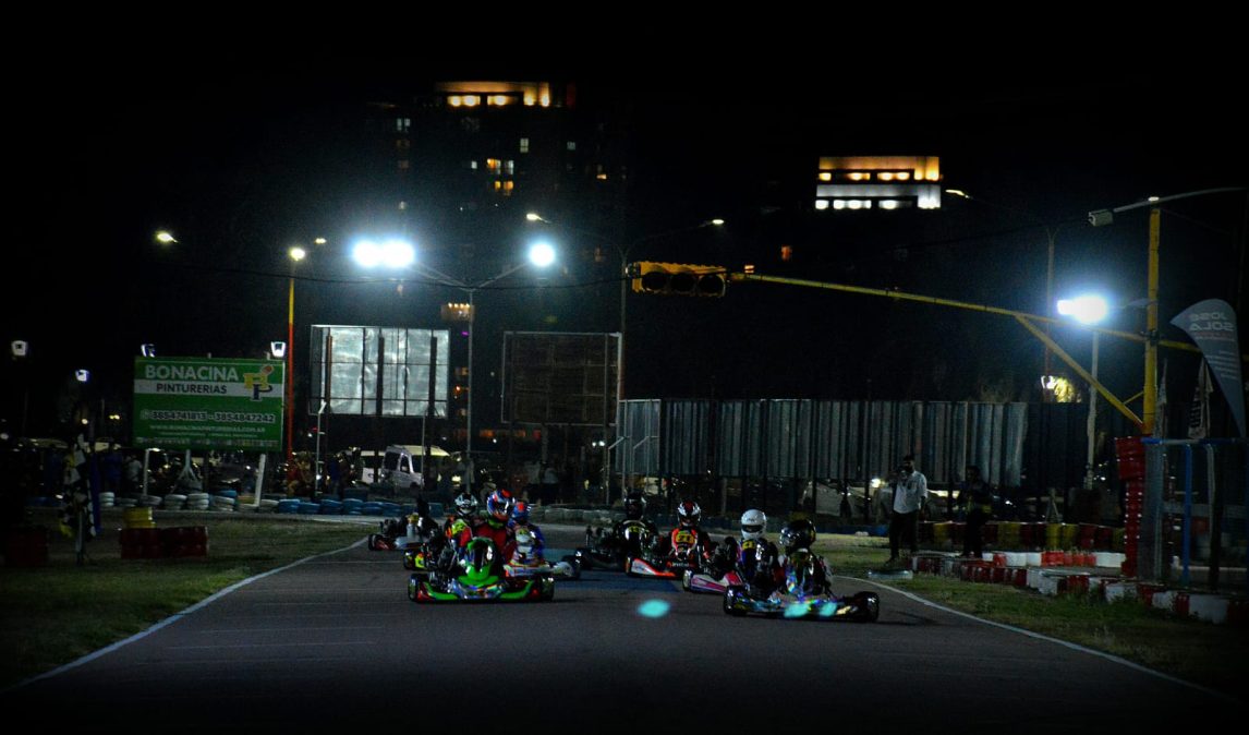 Apasionante y nocturna séptima fecha del Campeonato Santiagueño de Karting