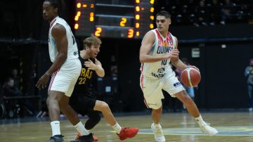 Quimsa se impuso a Obras en el comienzo de su gira