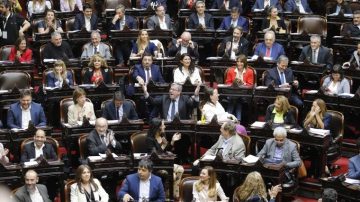 Diputados aprobó la restricción del uso de los DNU pero con modificaciones