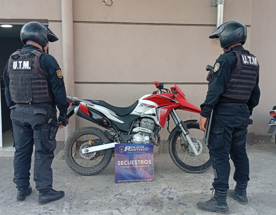 Persecución por las calles de Santiago para recuperar una moto robada
