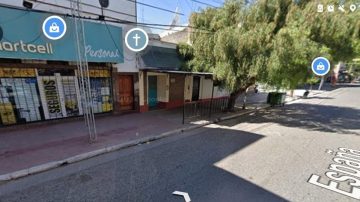Estudiante de un colegio bandeño resultó lesionado al caerle la estructura de un mástil móvil