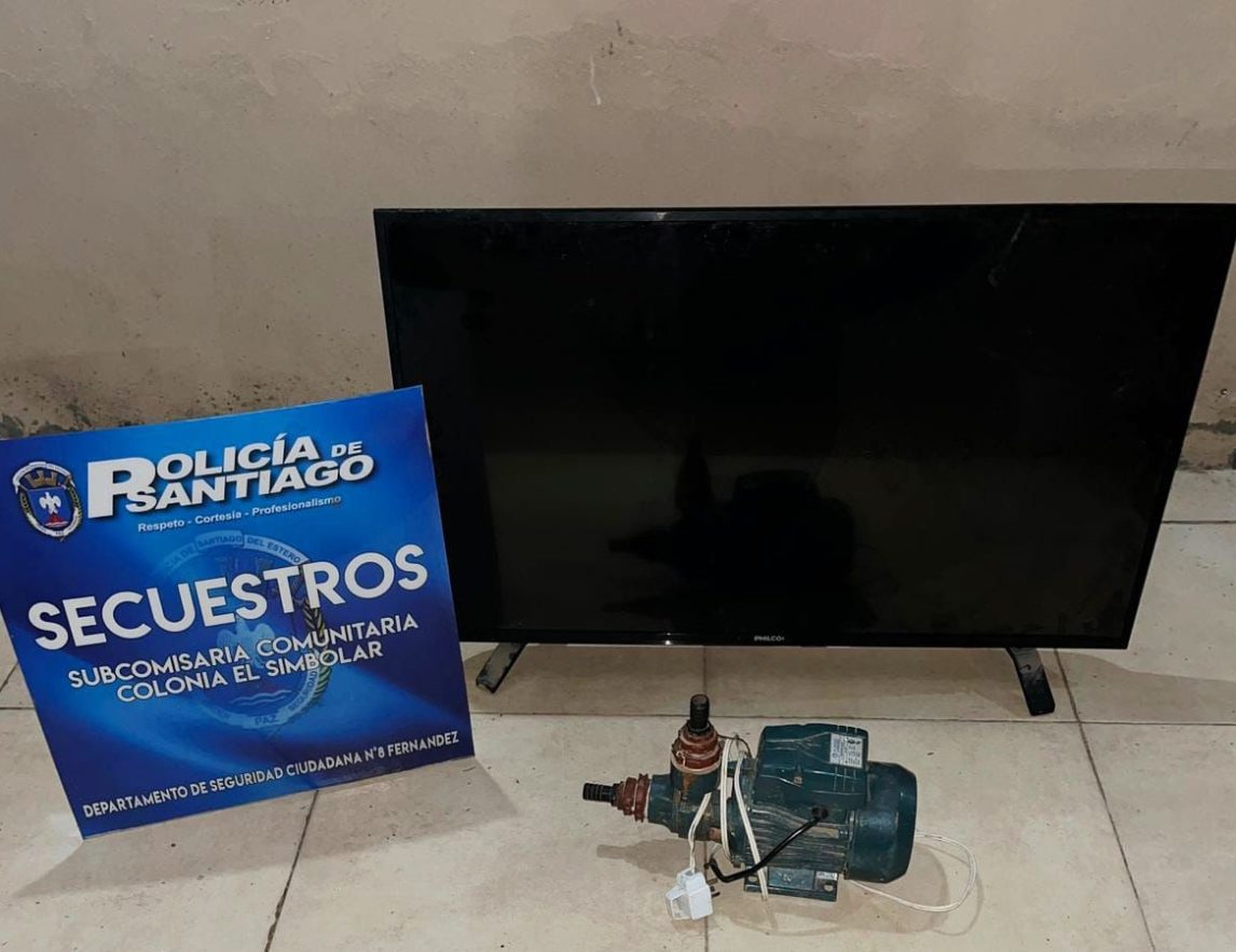 Insólito hallazgo en un cementerio: ladrones escondieron un televisor y una bomba de agua en un nicho