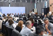 Reforma laboral: el Gobierno propone un salario dinámico y convenios por empresa