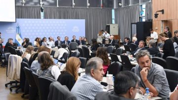 Reforma laboral: el Gobierno propone un salario dinámico y convenios por empresa