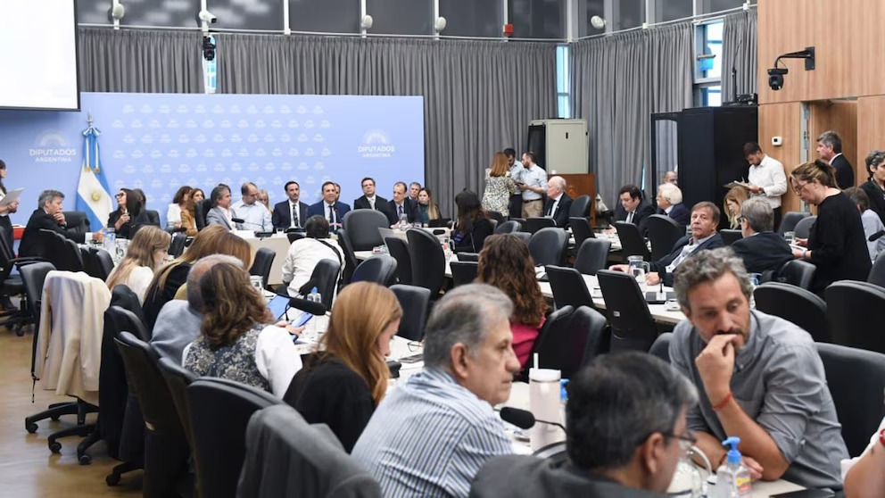 Reforma laboral: el Gobierno propone un salario dinámico y convenios por empresa