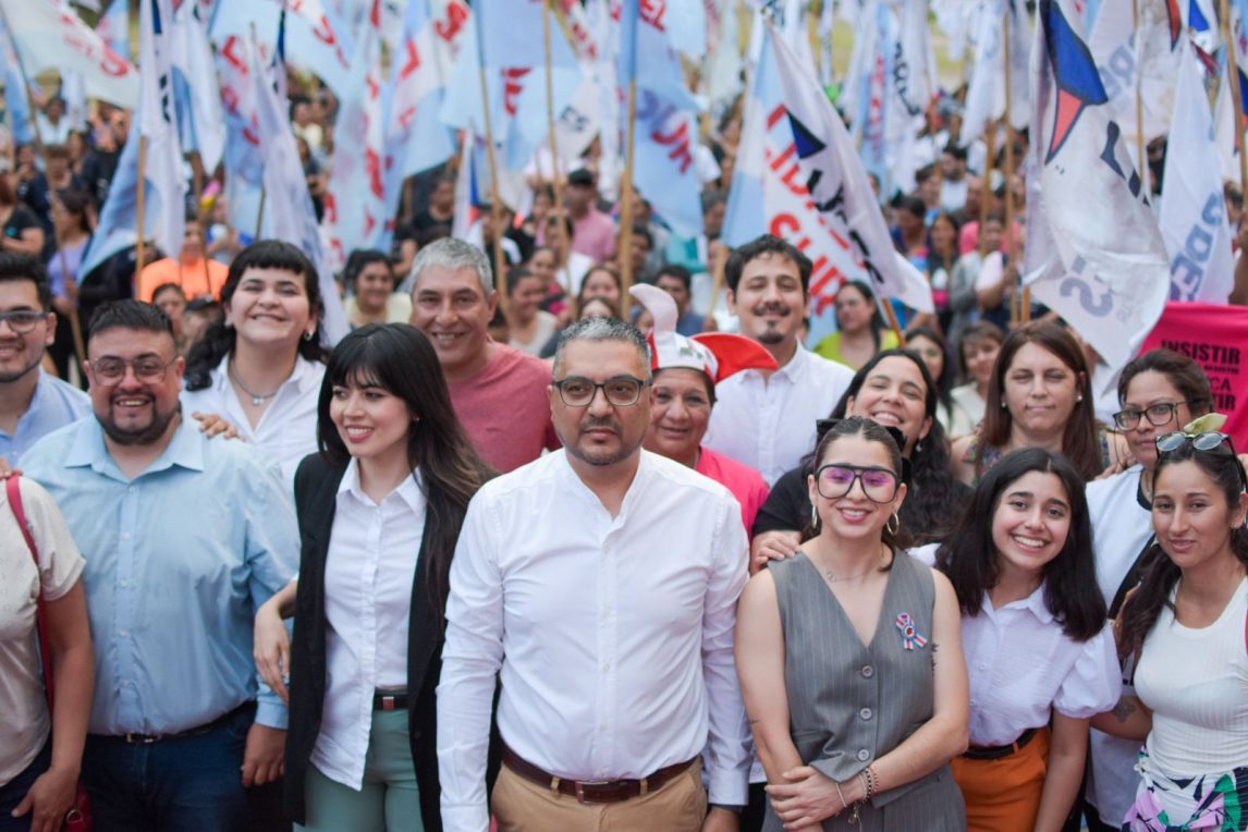 Fernando Giménez en el cierre de campaña: “Es momento de abrir una nueva etapa, más democrática, más justa”