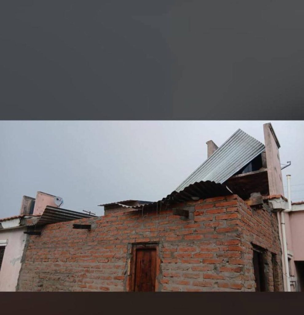 Los Juríes: Se desprendieron techos y cayeron árboles a raíz del fuerte temporal