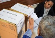 Reportan inconvenientes y demoras en algunas mesas de votación en Santiago del Estero