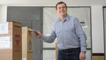 Zamora destacó la “fiesta de la democracia” y se emocionó al contar que sus hijos votaron por primera vez