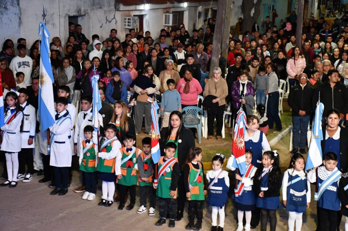 Tintina celebró 121 años con un gran desfile y show de Santiago Cueto, Los Kijanos y más
