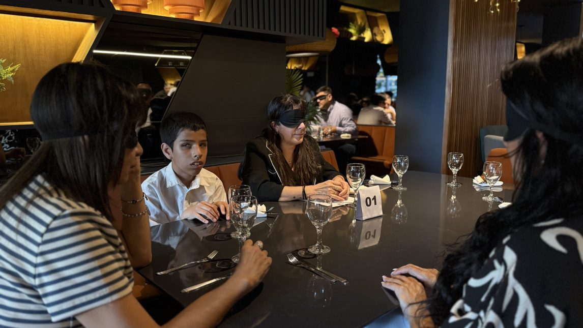 “Cuando alguien ve a una persona ciega en la calle debería ofrecerle instintivamente su ayuda”