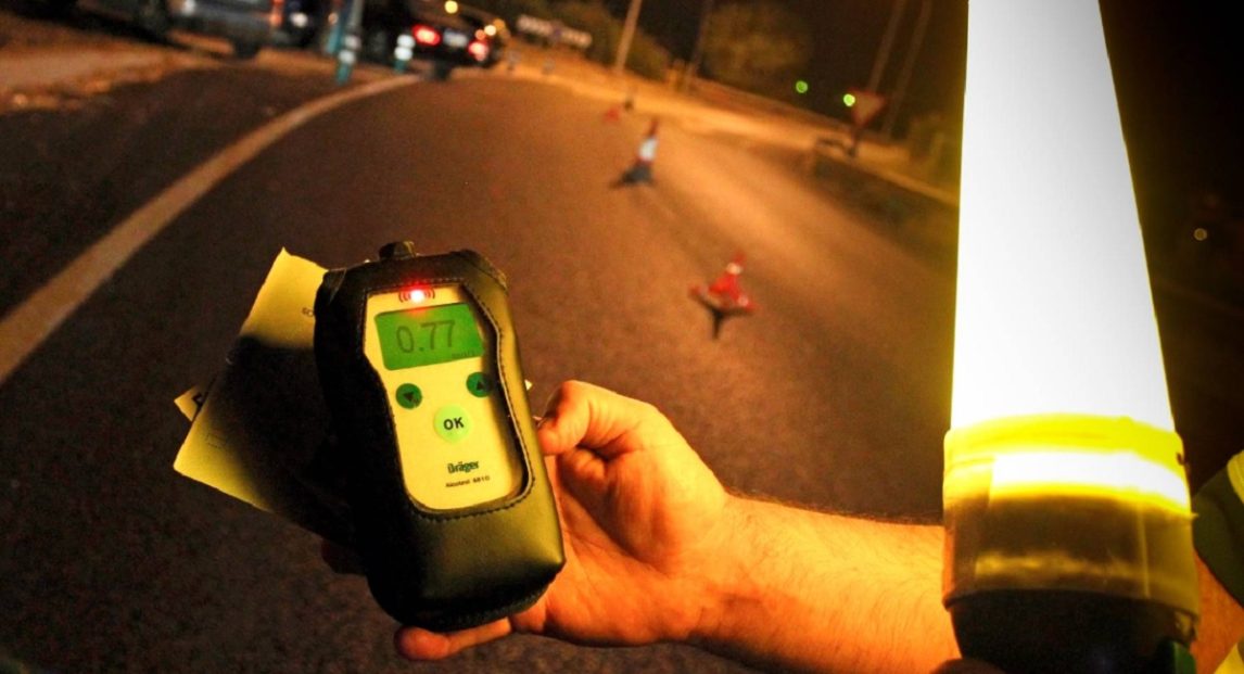 Intentó huir de un control policial y atropelló a un efectivo: tenía 2,10 de alcohol en sangre
