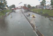 Un hombre murió en medio del temporal en la avenida General Paz