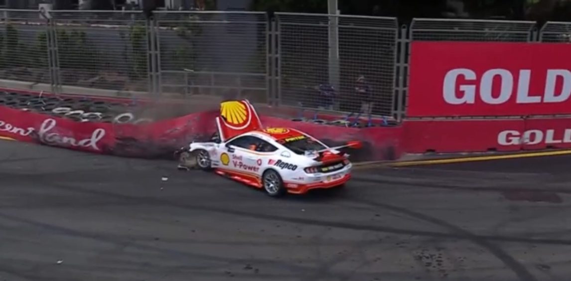 Impactante accidente en Surfers Paradise: cuatro fotógrafos heridos en Supercars