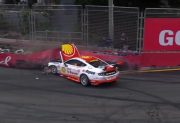 Impactante accidente en Surfers Paradise: cuatro fotógrafos heridos en Supercars