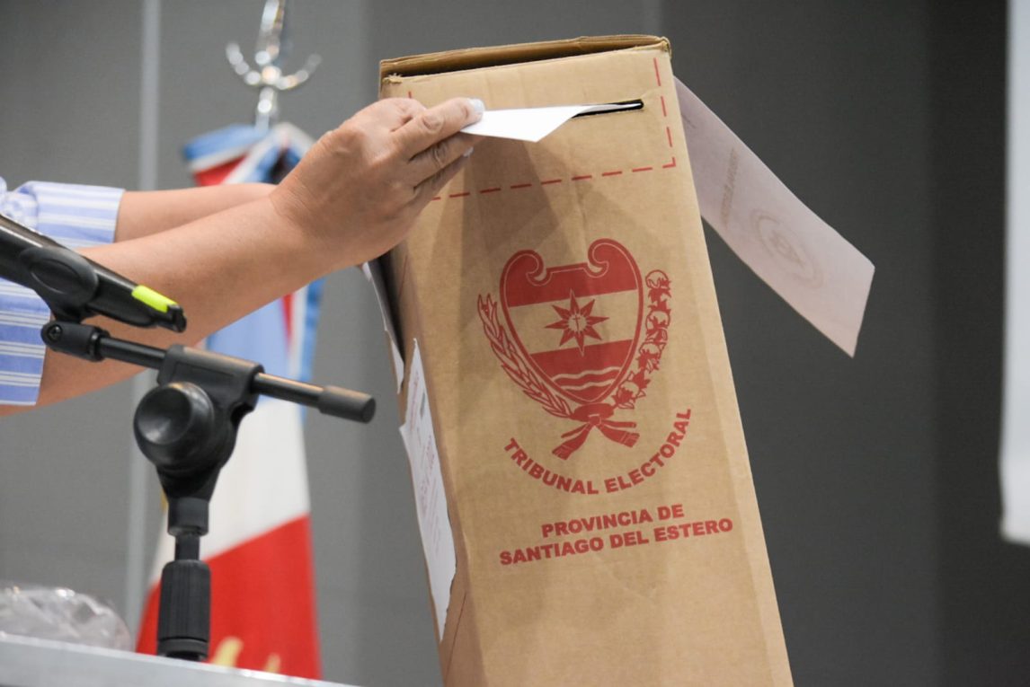 Con más de 800 mil electores habilitados Santiago del Estero estrena la BUP y define al sucesor de Zamora
