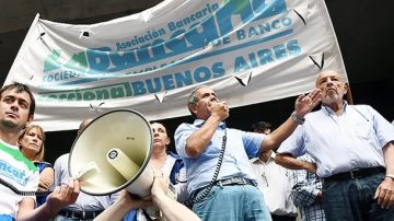 Bancarios acordaron una mejora salarial del 22% y superaron la inflación