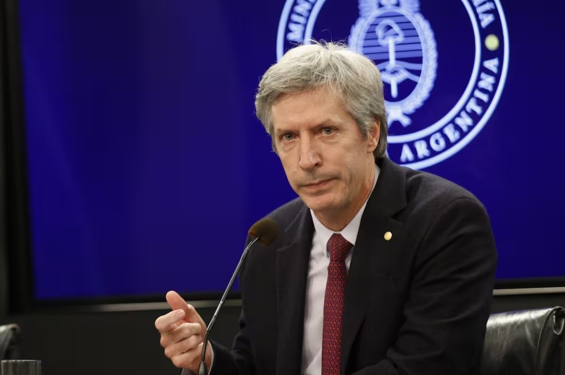 El presidente del BCRA reconoció que “la situación financiera es muy extrema”