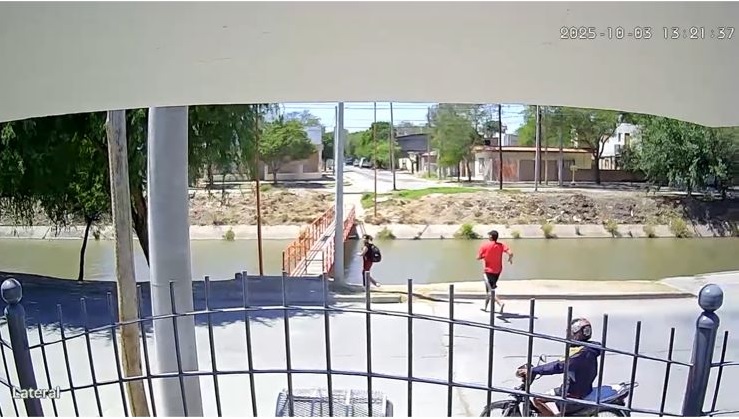 Video captó intento de robo en pleno mediodía en el barrio Huaico Hondo