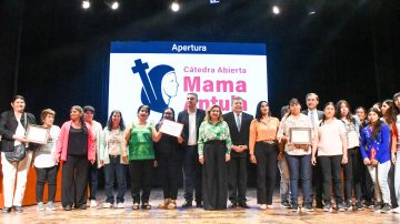 La intendente Norma Fuentes participó de la entronización del mural textil en honor a Mama Antula en la Unse