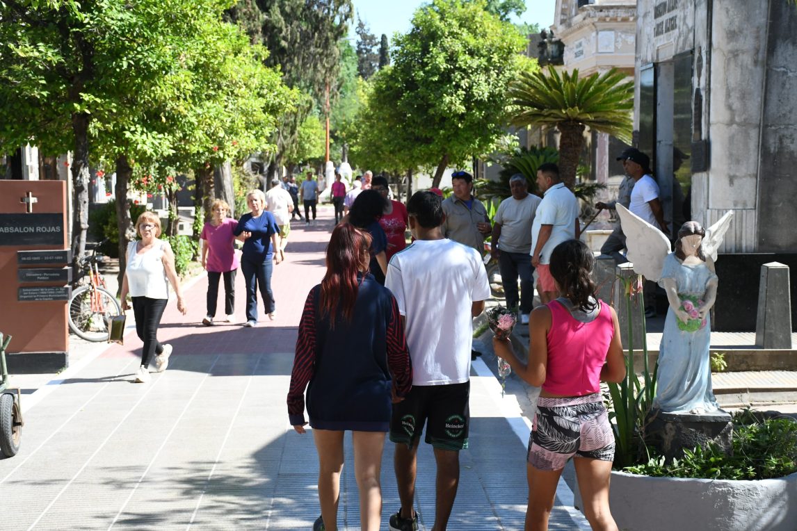 Montarán un operativo especial por el Día de la Madre en el cementerio La Piedad