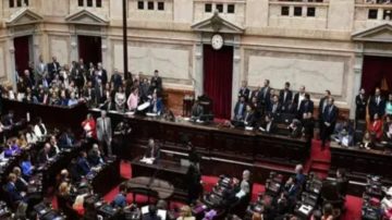 El Gobierno llamaría a sesiones extraordinarias para tratar reformas tributaria y laboral con nuevo Congreso
