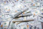 A días de las elecciones, el dólar rompe la barrera de los $1500 tras una suba de $40 en una semana