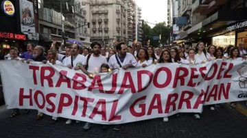 Denuncian a Javier Milei y su gabinete por no aplicar la Ley de Emergencia Pediátrica en el Garrahan