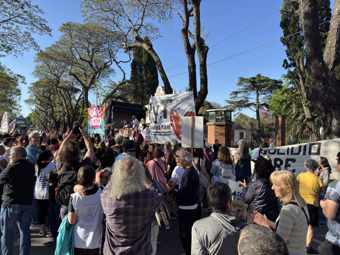 Trabajadores del Garrahan marcharon a la Quinta de Olivos: “Este es un gobierno cruel”