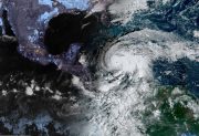 El Huracán Melissa alcanzó la categoría 5 y amenaza a Jamaica con lluvias e inundaciones