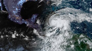 El Huracán Melissa alcanzó la categoría 5 y amenaza a Jamaica con lluvias e inundaciones