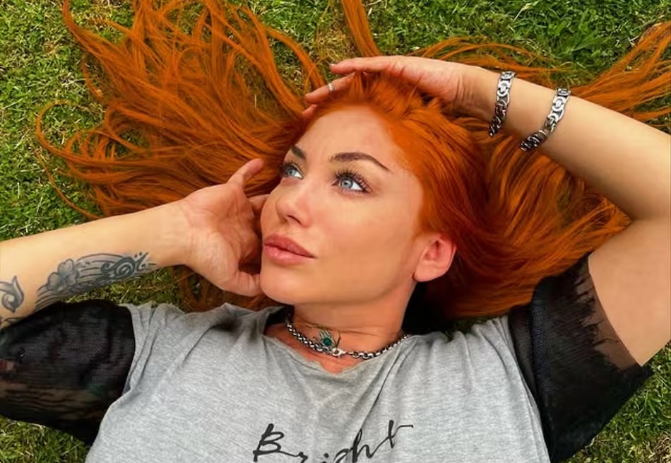 Una amiga de Lourdes de Bandana dijo que la cantante fue golpeada por su pareja