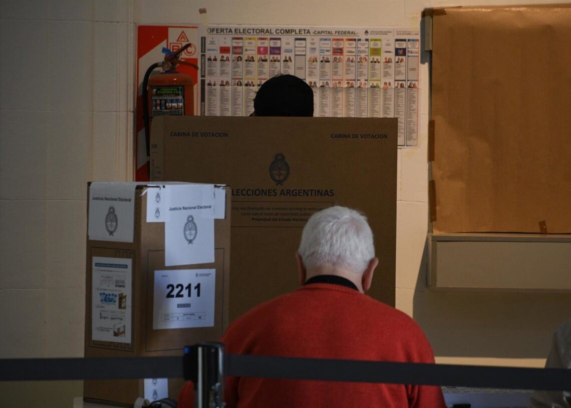 Elecciones legislativas: a menos de una hora del cierre, votó el 58.5 % del padrón
