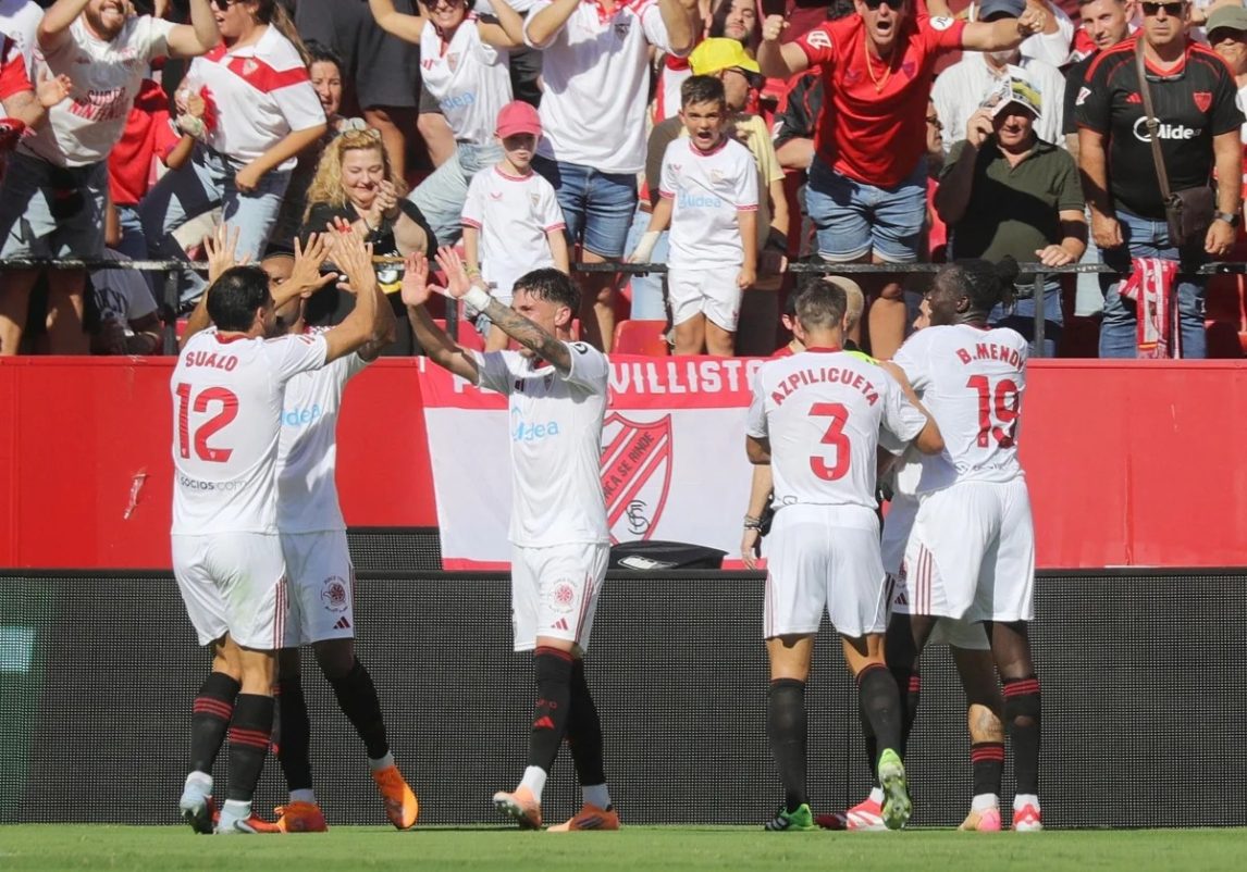 El Sevilla de Almeyda goleó al Barcelona y lo bajó de la punta de la Liga