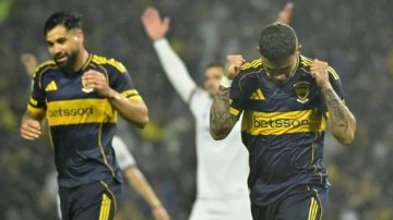 Boca goleó a Newell´s en la Bombonera y se subió a la punta de la Zona A