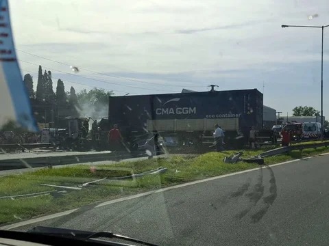 Al menos cinco muertos en un choque múltiple en la Ruta 9