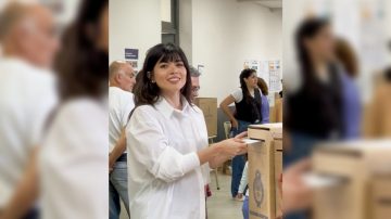 Alejandra Monjes Rosales votó y destacó el rol de la juventud en la renovación política de Santiago del Estero