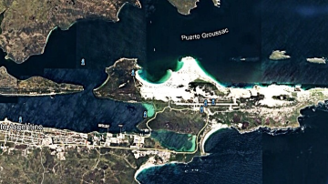 El 28 de octubre de 1966, el submarino argentino Santiago del Estero desembarca 12 tripulantes en las Malvinas