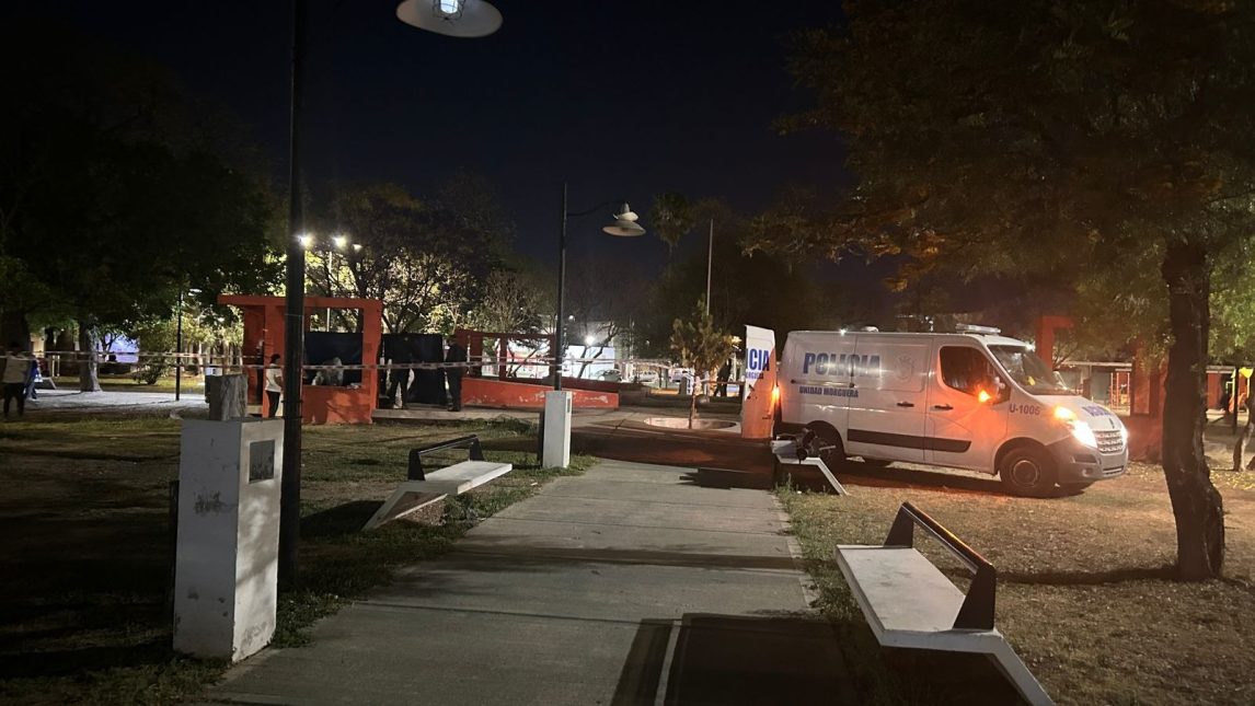 Un hombre de 52 años murió mientras hacía ejercicio en la Plaza Gorostiaga