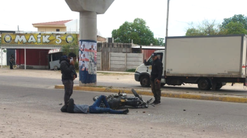 Violento derrape de un motociclista a metros del portón del club Sarmiento